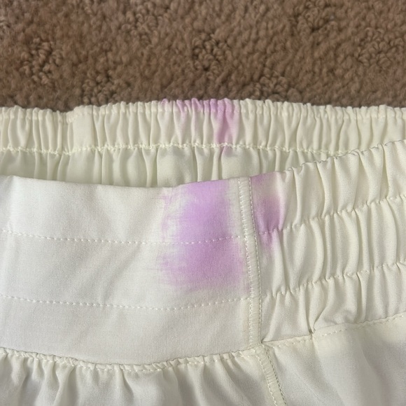 Lululemon size 10 2.5 inch low-rise hotty hots! - Picture 5 of 6